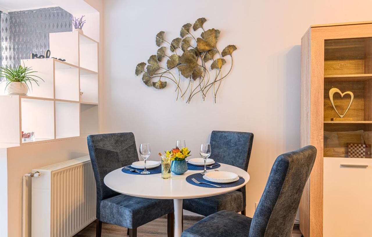 Apartment Luxury - Soarelui 10 *