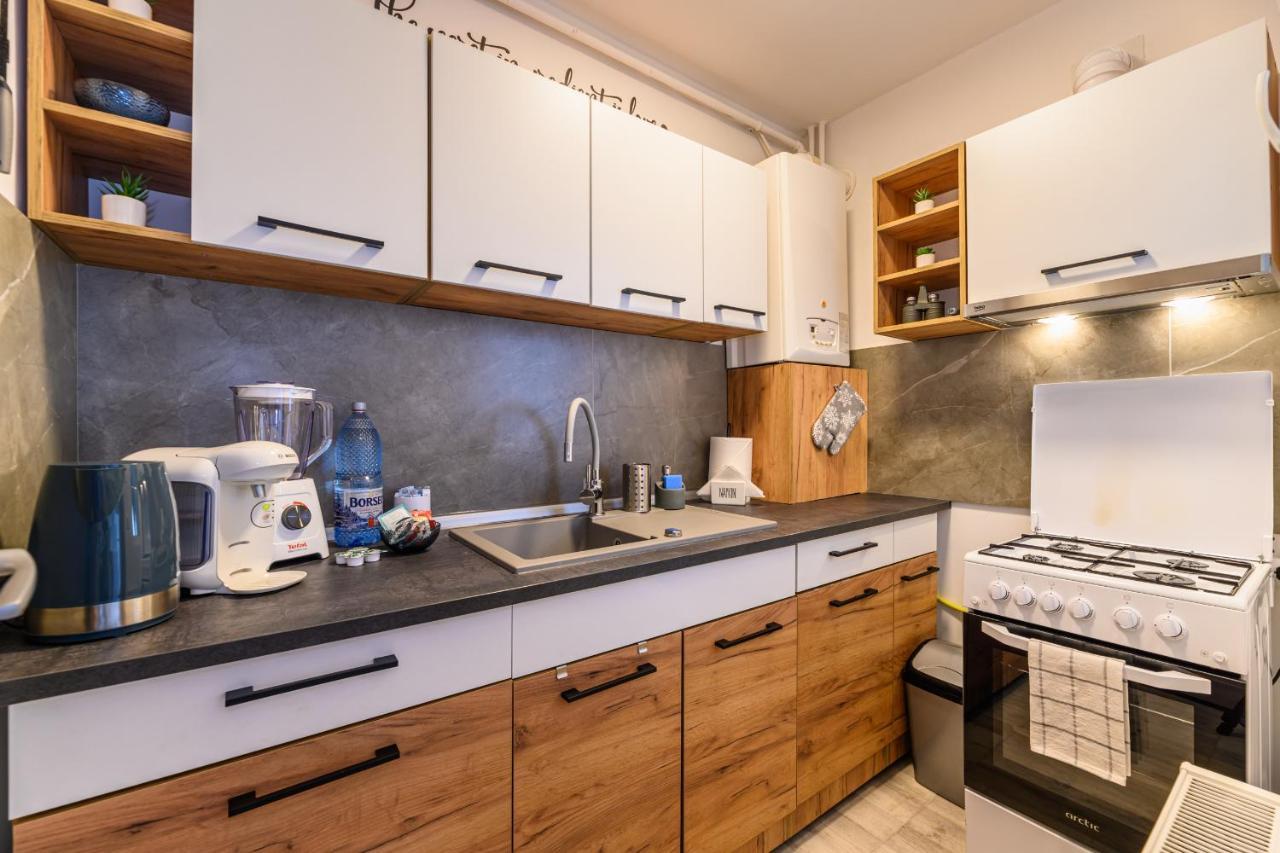 Luxury - Soarelui 10 * Brasov